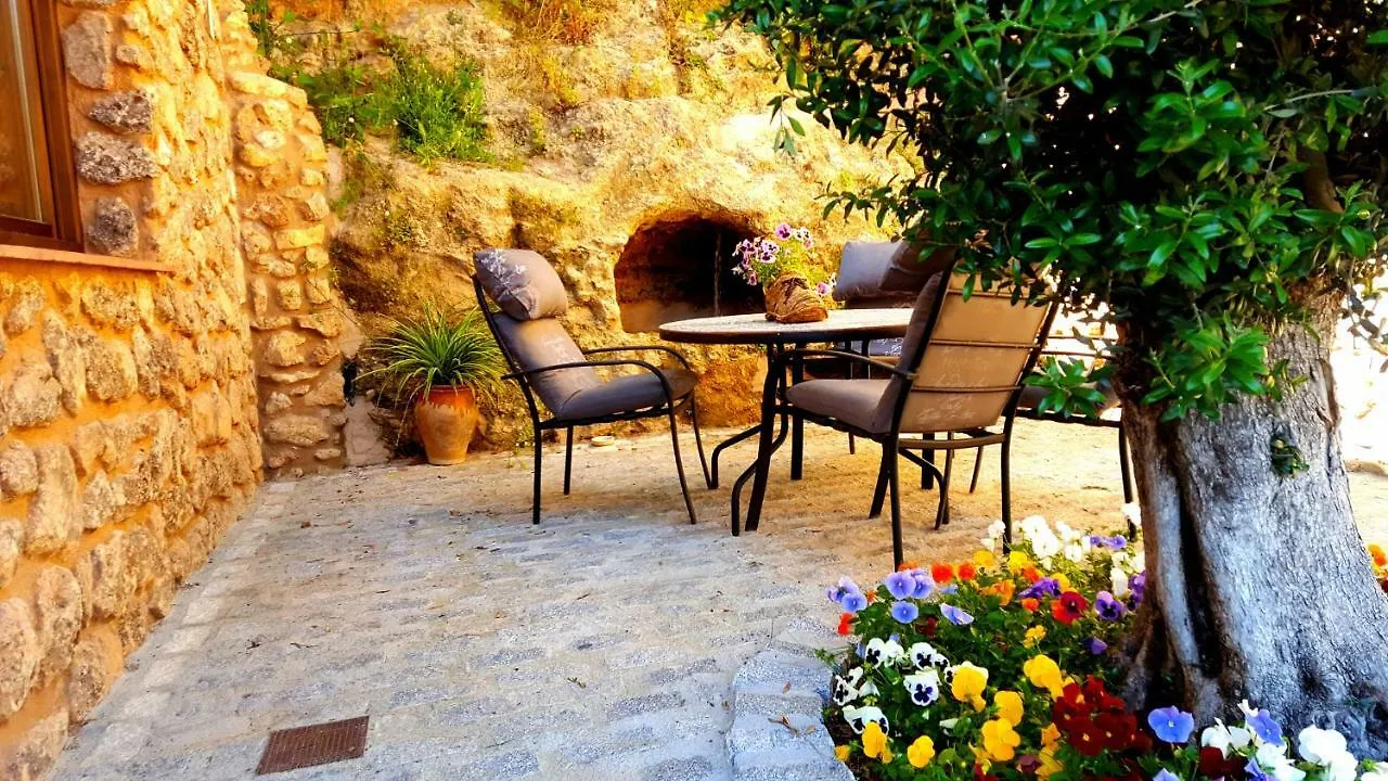 Casas Rurales Almoguer Frailes 0*,