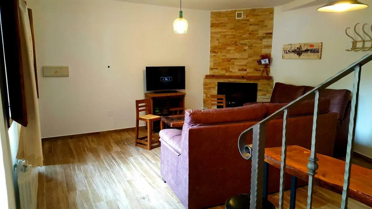 Casas Rurales Almoguer Frailes 0*,